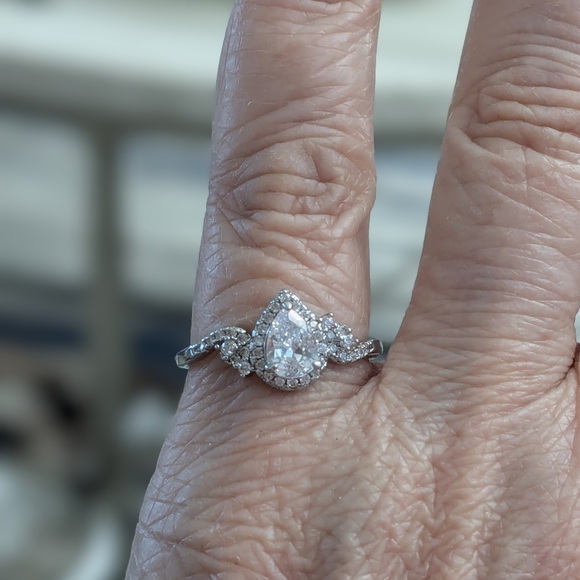 NEW Charmed Aroma Ring - Picture 7 of 7